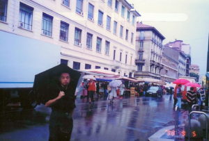 雨が降るミラノ